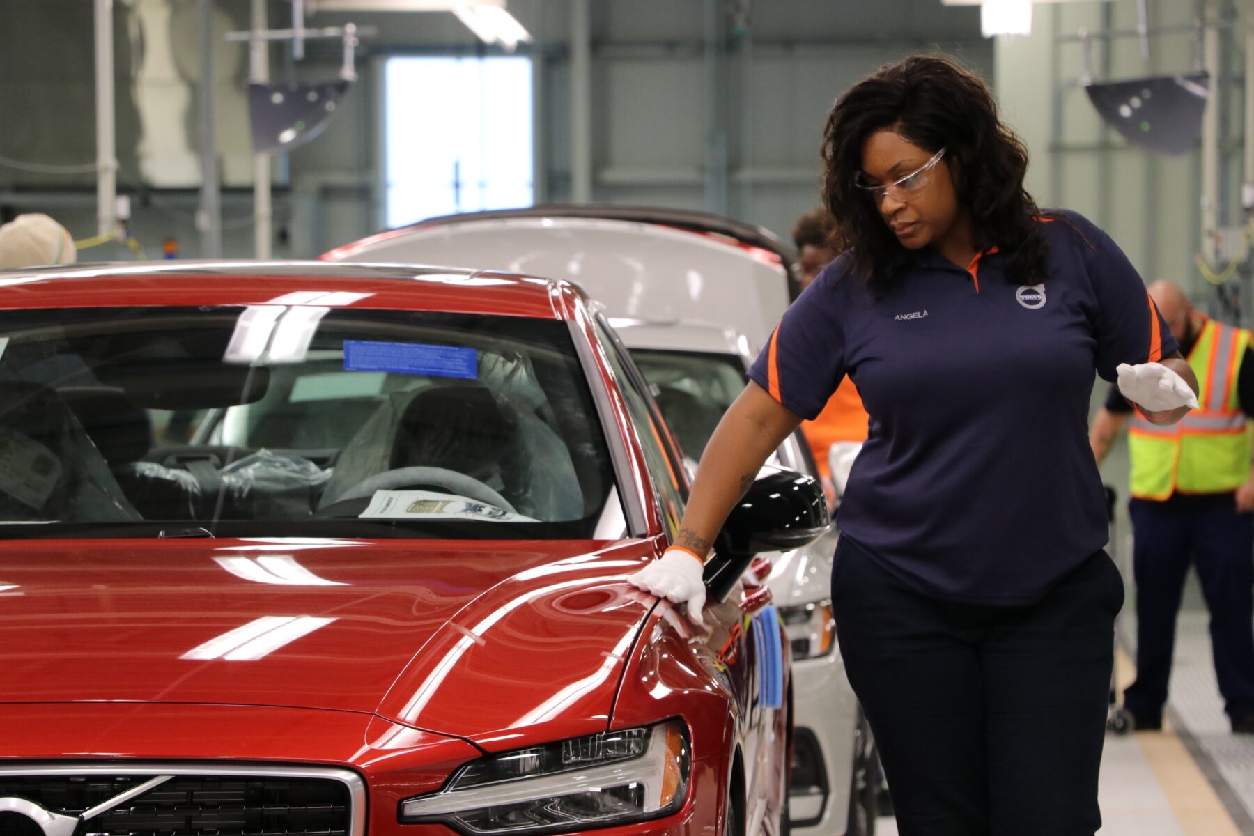 Volvo’s First American Car Factory Begins Mass Production